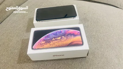  1 iPhone XS  256GB