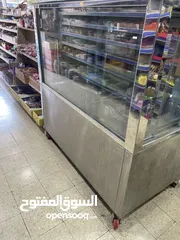  1 ثلاجة عرض مستخدمة