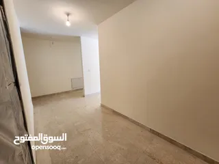  5 شقة فارغة للبيع في منطقة الدوار الرابع ( عدد 2 ) ref : 14339