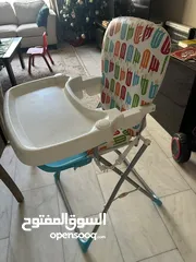  1 مقعد للاكل للاطفال و عجلة