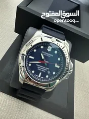  6 ساعة  للبيع Victorinox