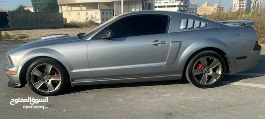  4 Mustang GT 2005