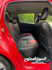  18 تويوتا ياريس موديل  2012 فحص كامل بحاله الوكاله  احمر بحاله ممتازه لا تحتاج إلى شيء