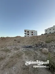  7 ارض للبيع بالقرب من شارع المطار