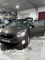  6 كيا كارينز 2016