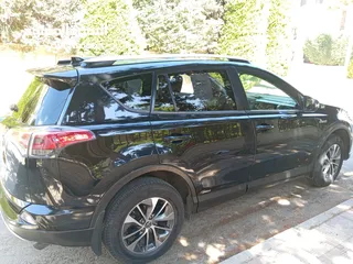  12 تويوتا RAV 4 موديل 2016 بحاله ممتازه من البائع مباشره
