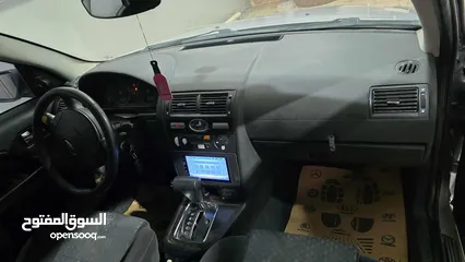  6 فورد مونديو