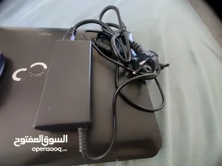  4 يوجد لدينا لاب توب Fujitsu للبيع