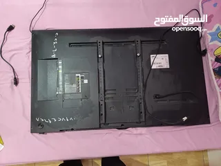  2 شاشه سامسونج مستعمله بحاله جيده