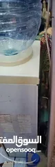  3 مبردة مياه كولدير 2 حنفيه وارد السعودية ساقع وساخن. وبه بثلاجه ميني بار لحفظ الوجابات والشك
