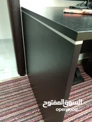  3 مكتب بحالة ممتازة