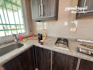  14 قطعة أرض وبيتين  ومزرعه جاهز للسكن