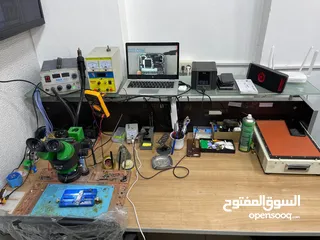  3 محل للايجار بخلو الديكور والبضاعة    صيانه اجهزة خلوية واكسسورات