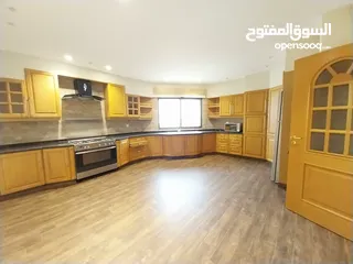  3 شقة غير مفروشة للإيجار 300م2 ( Property 19257 )-174965400