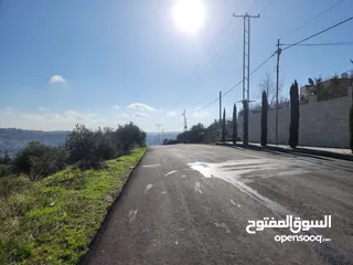  13 ارض مميزة 700 متر في ابو نعير ذات اطلاه عاليه على مسجد الحدائق وابراج السادس تبعد عن دوار الشعب 10د