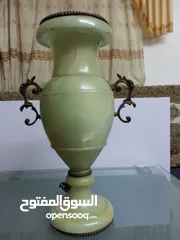  1 للبيع :  فازه مرمر ( تابل لامب ) انتيك , تحفه  اخضر شفاف ( مضئ) نادره جدا جدا جدا