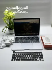  9 Macbook air 2018, i5 8th, 8gb ran. 128gb ssd