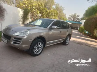  2 porsche cayenne