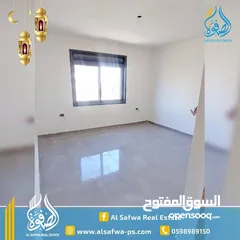  5 شقق مميزه للبيع في عين منجد