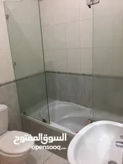  27 شقه دوبلكس ارضي طابقين مفروشه للإيجار بمدخل خاص منفصل عن باقي العماره مع كراج خاص خصوصيه تامه