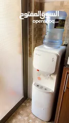  1 كولر ماء استخدام بسيط جدا جدا كانه جديد نوع كونتي من افضل الكولارات ولا نكشة فيه الله يبارك لصاحب ال