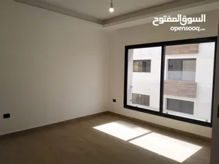  16 شقه للبيع في كريدور عبدون المساحه 300م