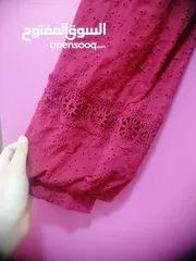  9 فستان ابيض و جاكيت خمري