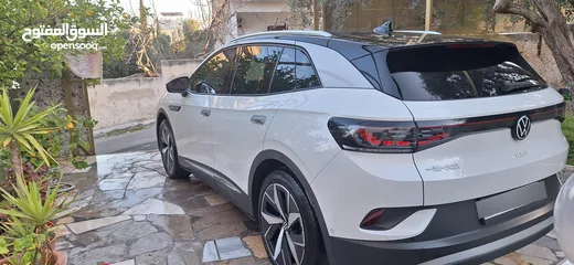  27 اي دي 4فحص كامل بحاله الوكاله  جمرك جديد باسم المستورد  لون لؤلؤي مميز  تحديث آخر إصدار للسياره