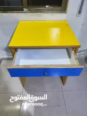  4 مكتب للدراسة.                 .                     .                   .                          .
