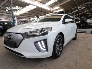 3 2020 Hyundai IONIQ ELECTRIC 