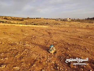  25 اقل سعر ب المنطقة ارض مميزه 3 دونمات ونصف قرب اتستراد جرش سهليه جاهزه للبناء والزراعه