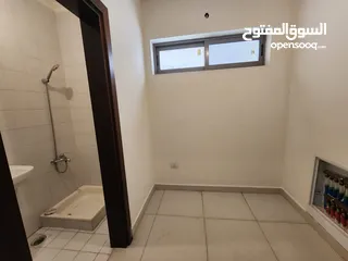  15 شقة فارغة للبيع في منطقة الدوار الرابع ( عدد 2 ) ref : 14339