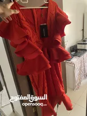  1 فستان احمر