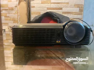  2 بروجكتر مستعمل بحالة الوكاله بسعر مغري