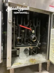  9 عدة مطعم كاملة مستعملة بحالة جديدة جداً استخدام اشهر فقط  متوفر ايضاً تلاجات و فريزرات كبيرة