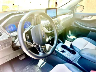  17 فورد اسكيب Escape Titanum موديل 2021