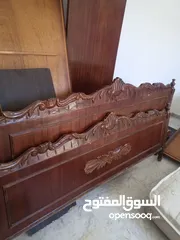 2 مومبيليا خشب  قوي لون بني كاملة  مستعملة  تصليح بسيط