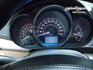  3 تويوتا يارس 2016 سيدان بحالة ممتازة بسعر مميز