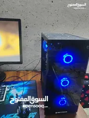  2 كمبيوتر قيمنق للبيع في الزرقاء