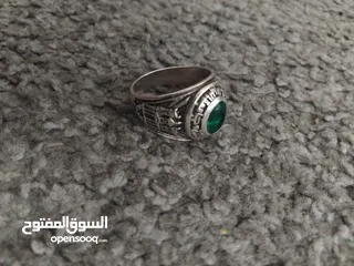  2 خاتم فضة من اهداء جامعة اليرموك