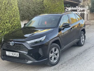  20 Toyota Rav4 model 2023  وارد الوكالة و ما زالت تحت الكفالة قطعت فقط 29 الف كيلو فحص كامل بلا حوادث