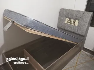  5 تخت مفرد هيدروليك مع للفرشه 110 دينار
