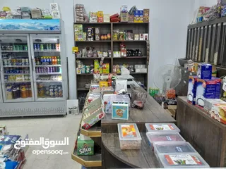  4 سوبر ماركت للبيع
