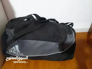  26 محافظ جلد طبيعى  - شنط مختلفة الاحجام
