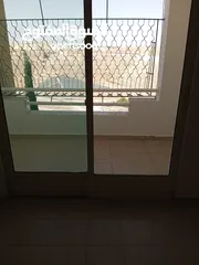  2 شقه للبيع طابق ثاني