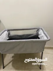  2 سرير اطفال قابل للطي                                   A foldable and extendable baby bed