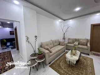  12 شقة في موقع مميز وبسعر مميز