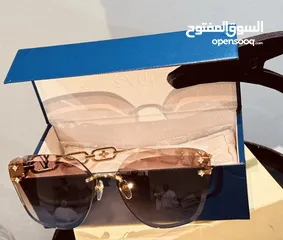  16 Sunglasses- نظارات شمسية