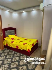  11 شقة فندقية على النيل مباشر بشارع البحر الاعظم 3 غرف نوم جميع الغرف و الريسبشن تطل على النيل و2 حمام