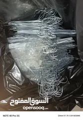  2 معالق ملابس مستخدم